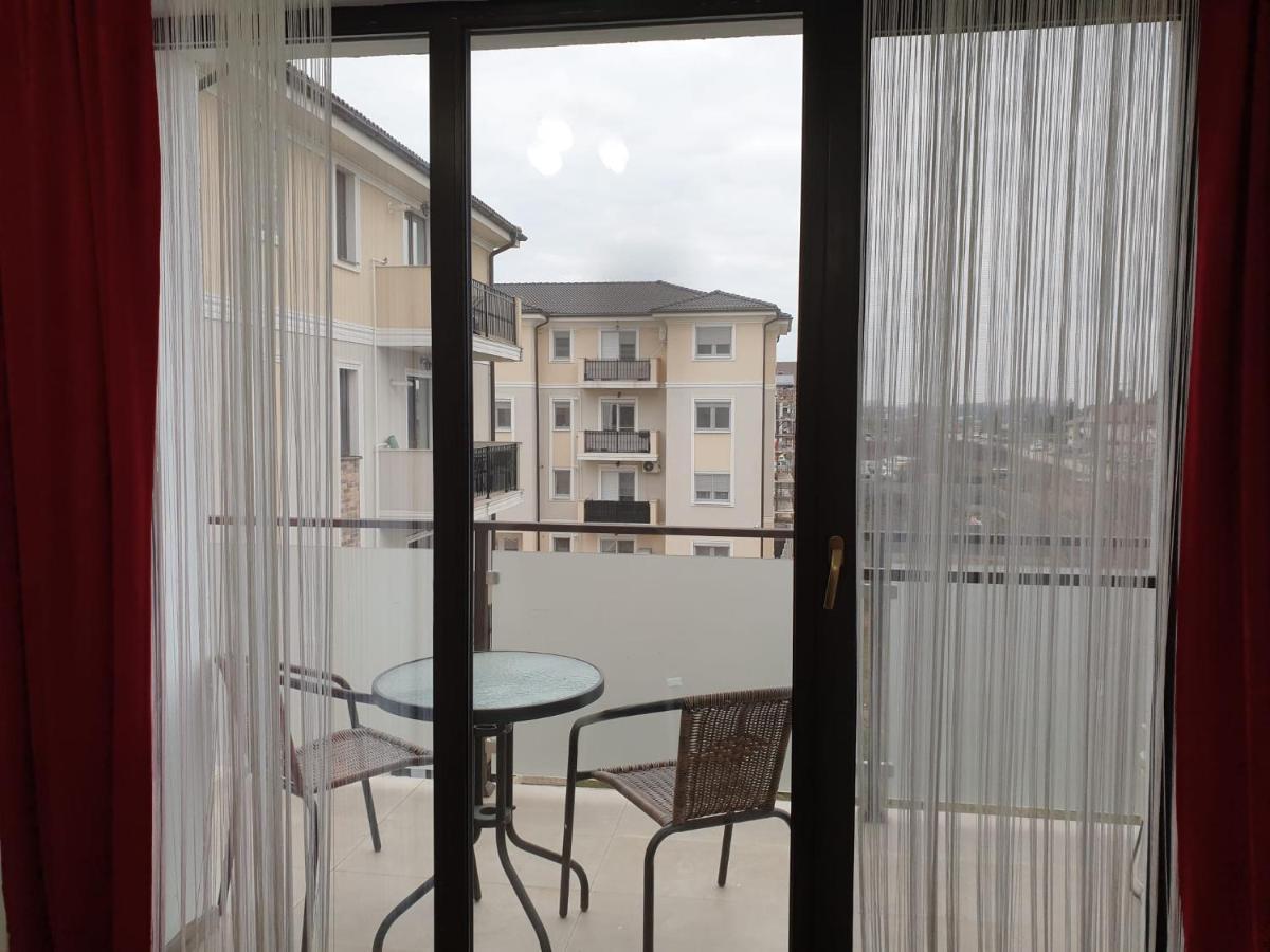 Apartament Adriana Apartment Giroc Exterior photo